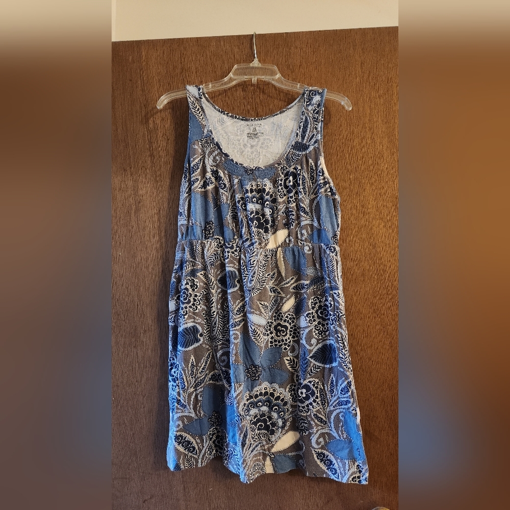 Paisley like dress